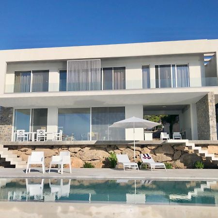 Kuro Beach House - Oceanfront Luxury & 25M Pool Achlia ภายนอก รูปภาพ