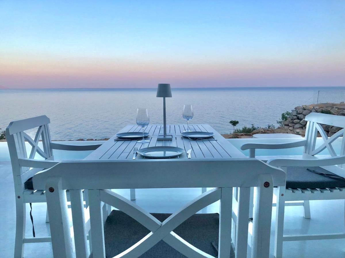 Kuro Beach House - Oceanfront Luxury & 25M Pool Achlia ภายนอก รูปภาพ