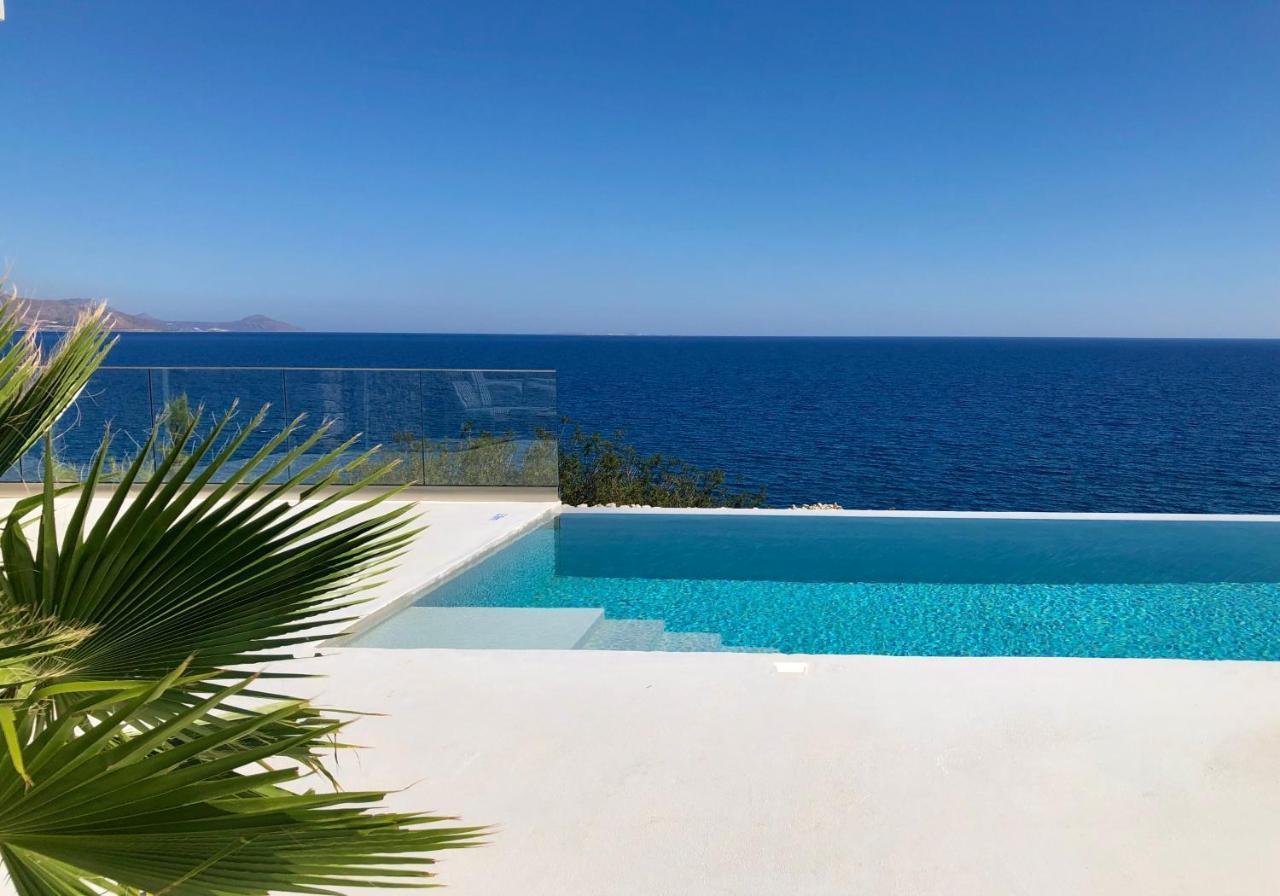Kuro Beach House - Oceanfront Luxury & 25M Pool Achlia ภายนอก รูปภาพ