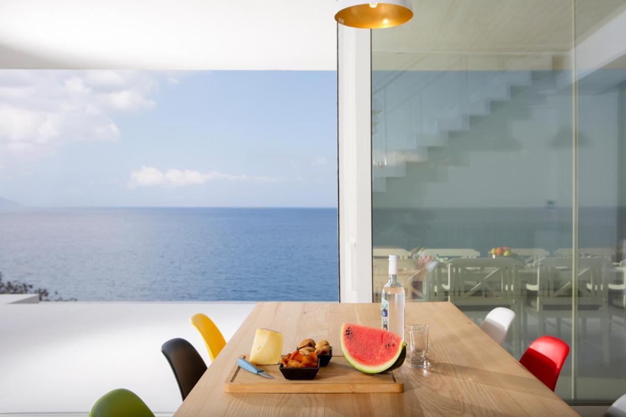 Kuro Beach House - Oceanfront Luxury & 25M Pool Achlia ภายนอก รูปภาพ