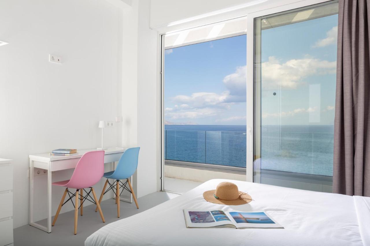 Kuro Beach House - Oceanfront Luxury & 25M Pool Achlia ภายนอก รูปภาพ